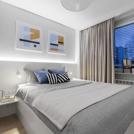 Apartament Bielany 3 Min From Metro With 5-Meals Per Day Diet Catering, Air Conditioning And Free Parking Varsóvia Exterior foto